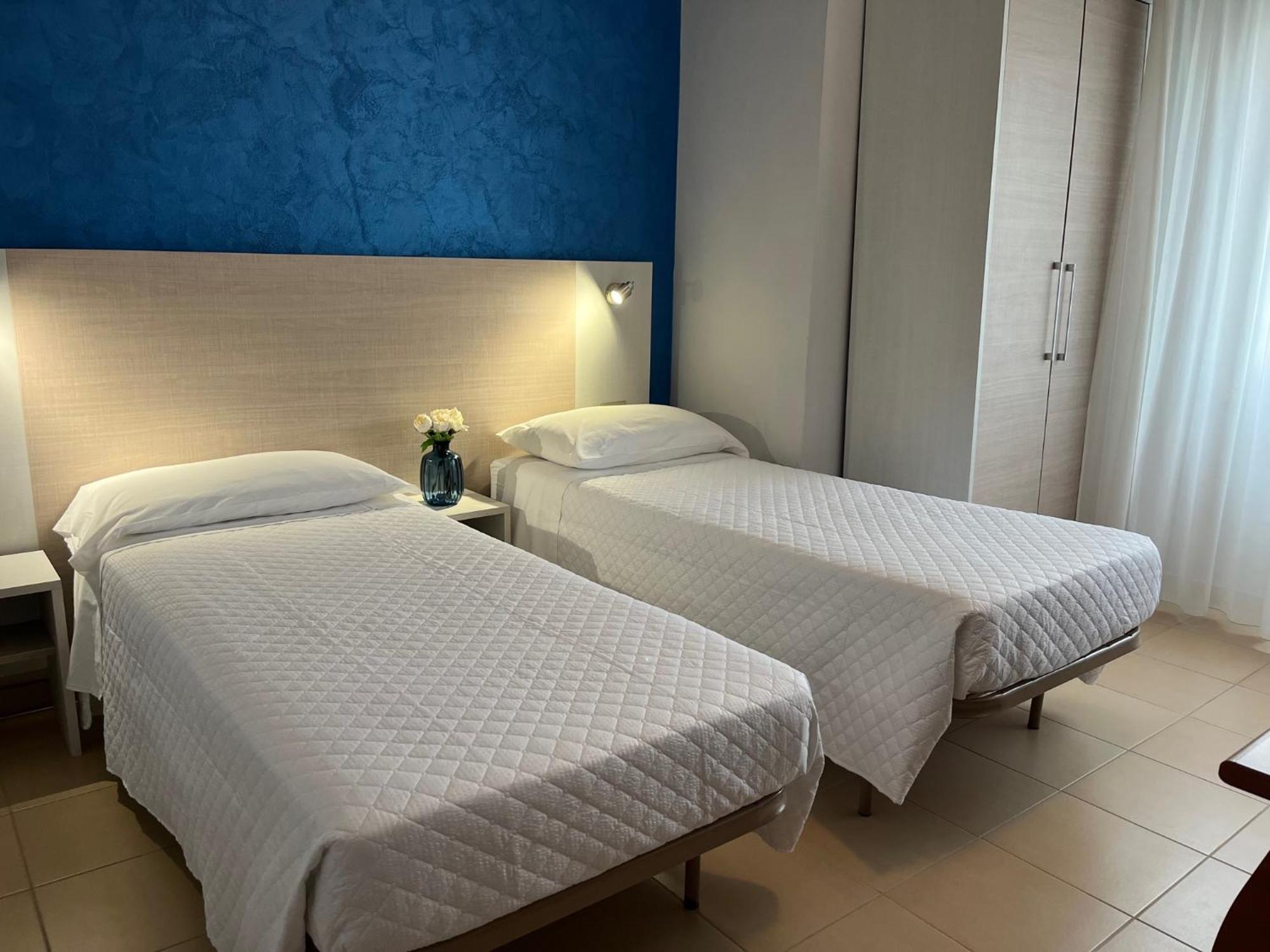 Hotel Le Ali Rimini Buitenkant foto